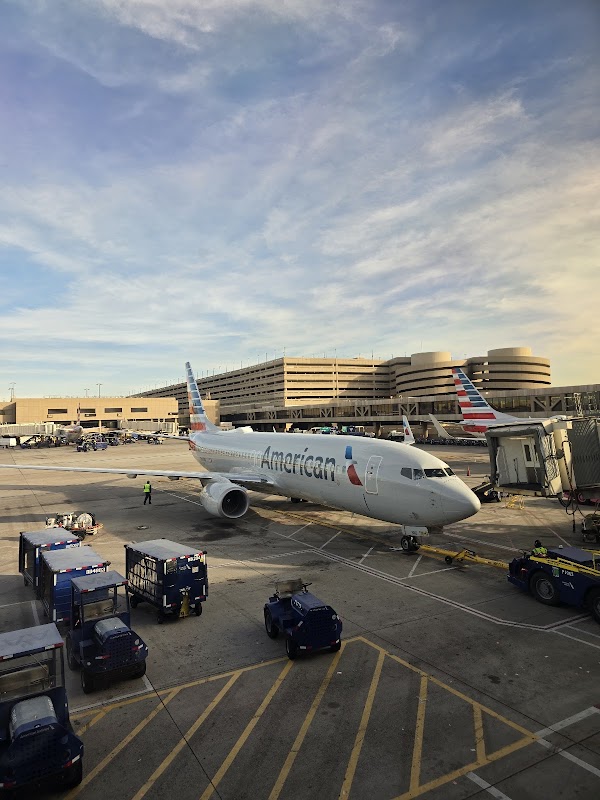 AA Admirals Club PHX (A19/A21)