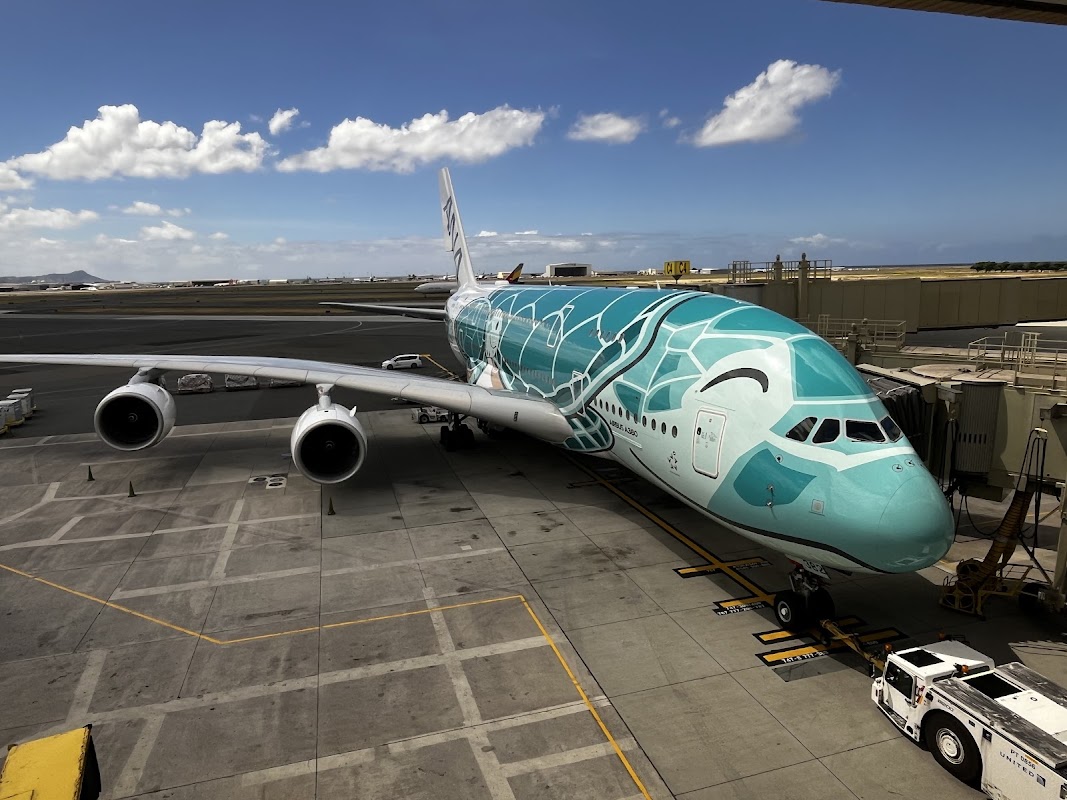 ANA Lounge and Suite Lounge