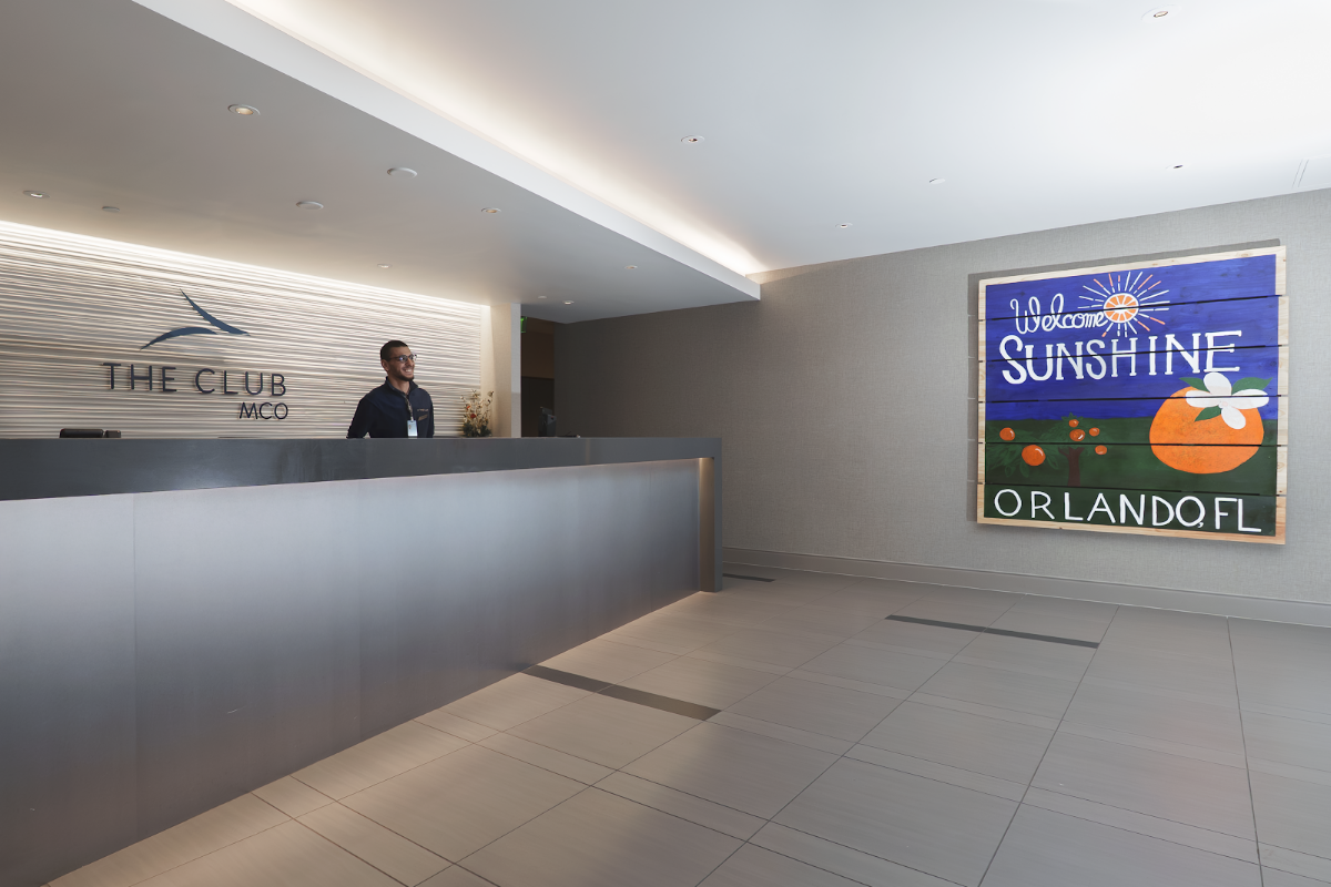 The Club MCO (Terminal B, Airside 4)