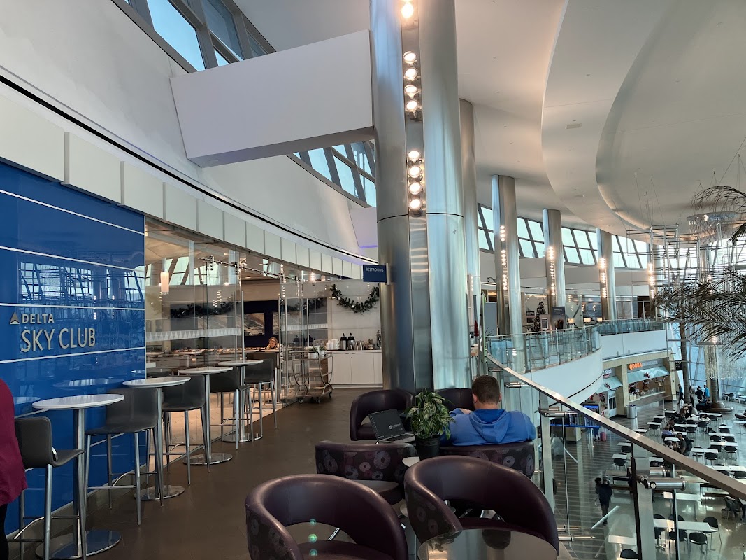 Delta Sky Club San Diego