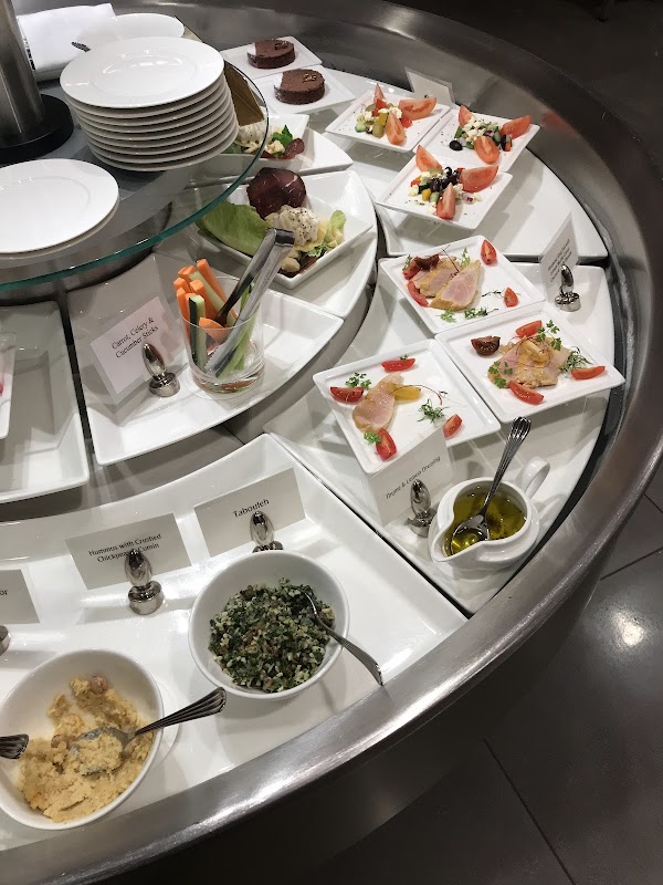 Emirates Lounge PER