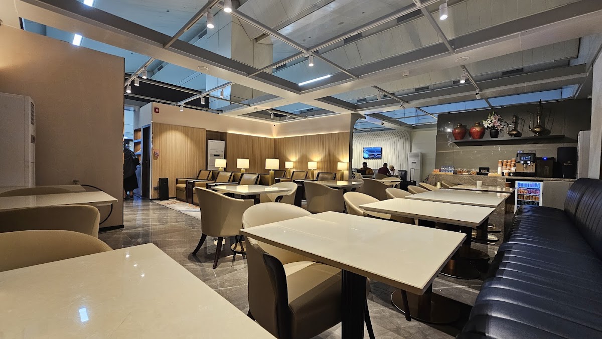 Encalm Arrivals Lounge DEL T3