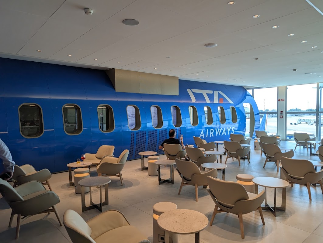 ITA Airways Magnifica Lounge MXP T1