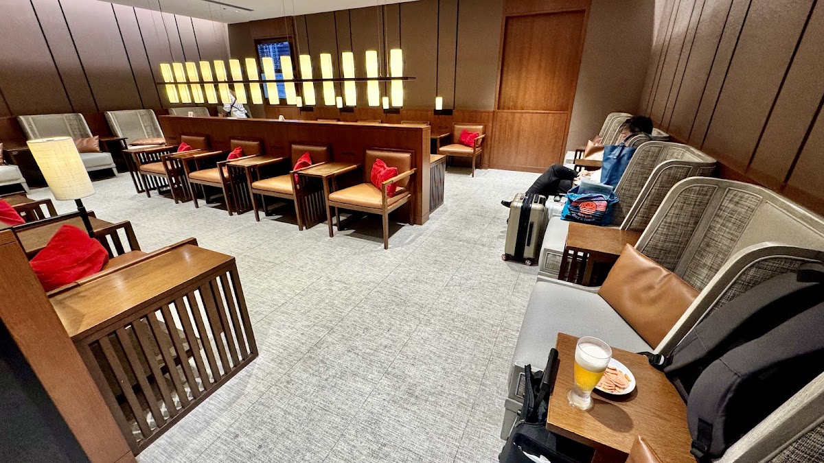 JAL Sakura Lounge OKA International