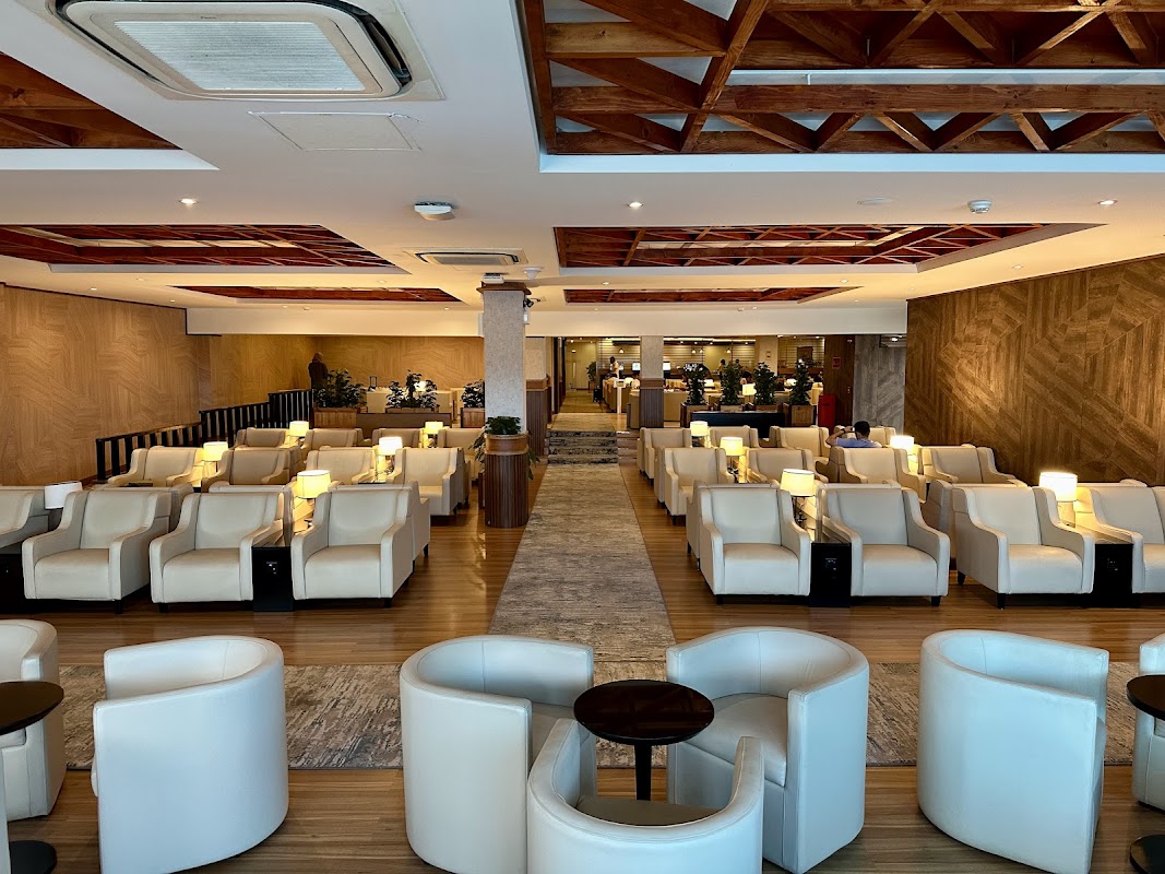 Maldivian Premium Lounge MLE