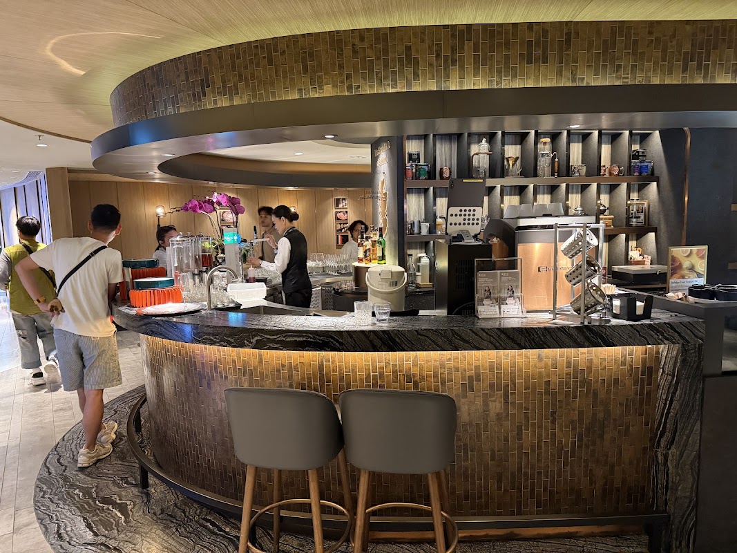 Plaza Premium Landmark Lounge HKG T1