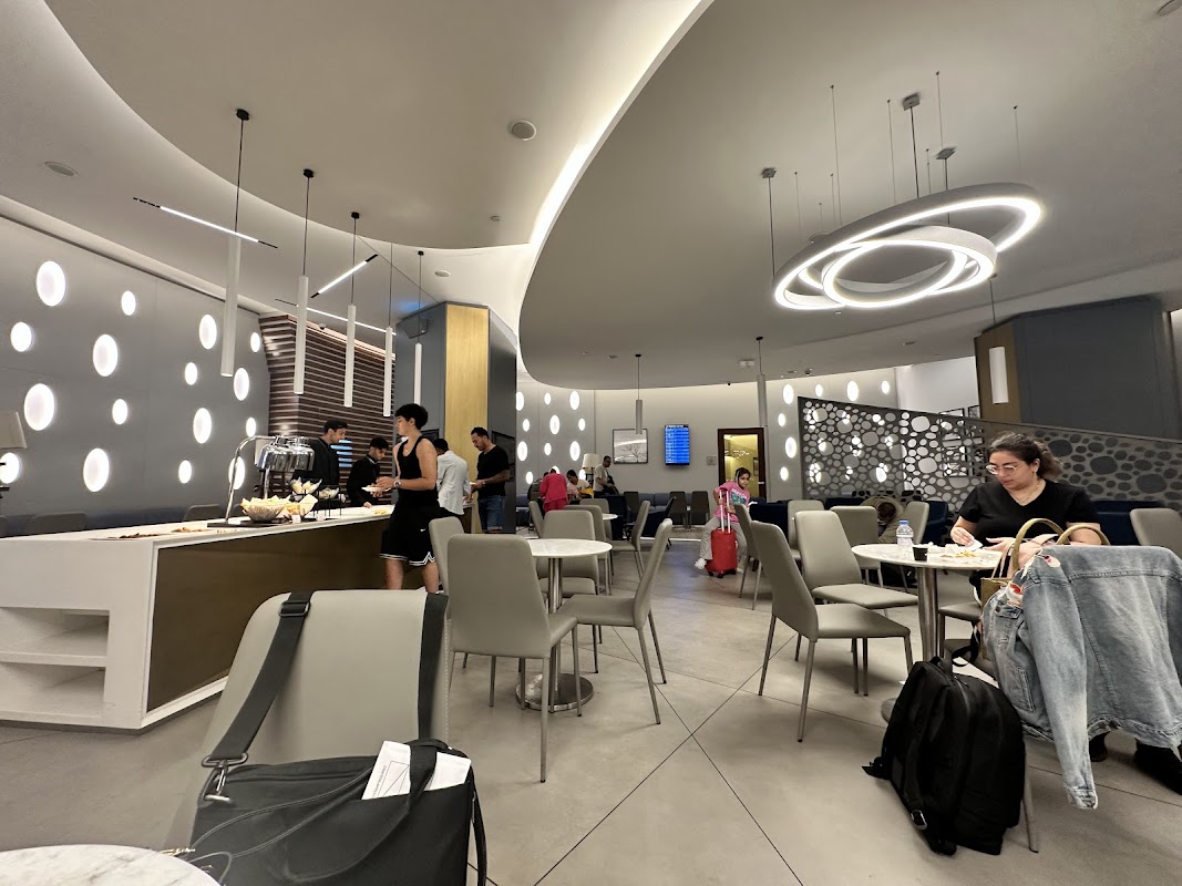 Phoenicia VIP Lounge BEY