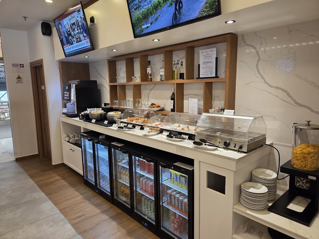 Thessaloniki Makedonia Airport Lounge