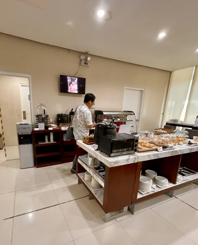 PAL Business Class Lounge CGY