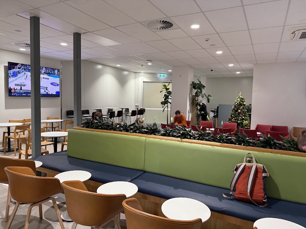 Qantas Club