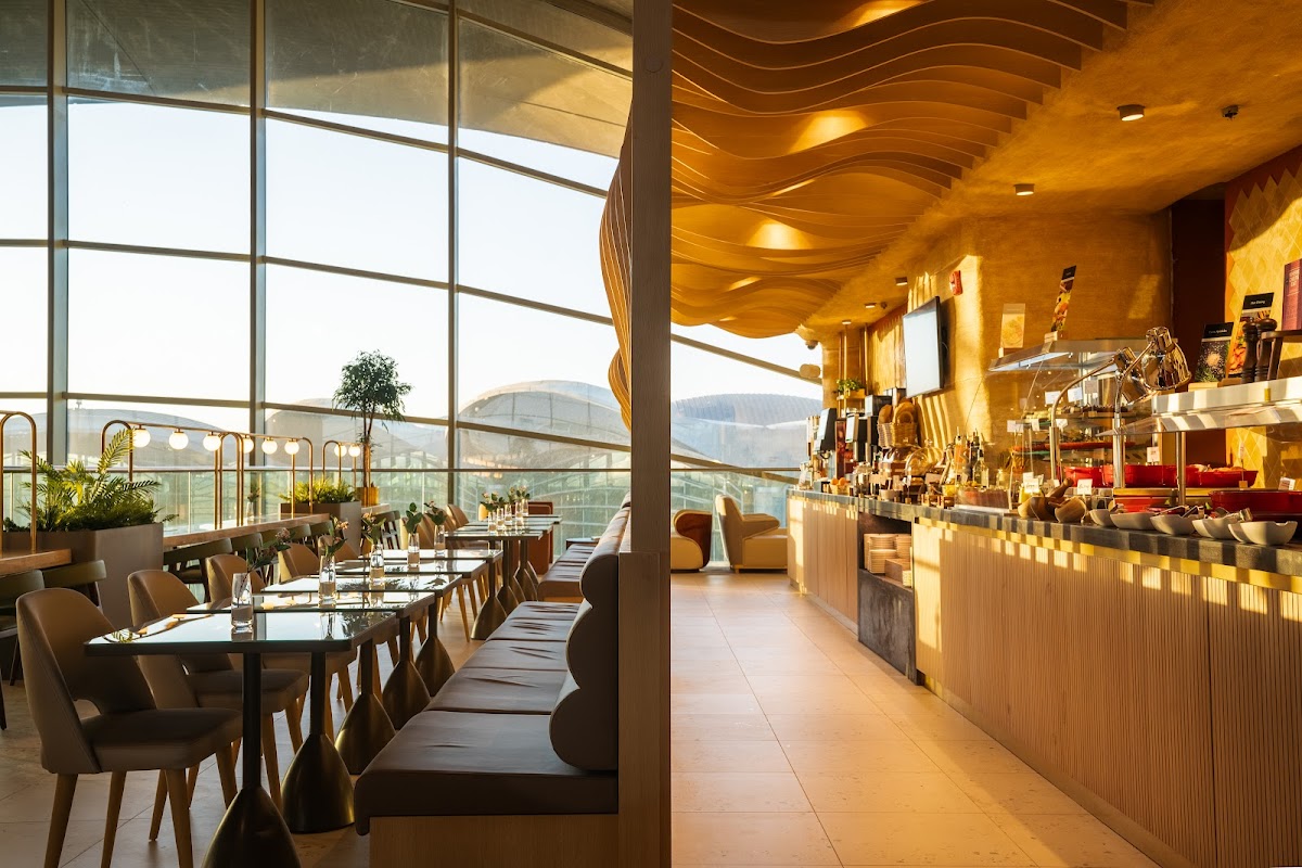 Queen Alia Premium Lounge AMM