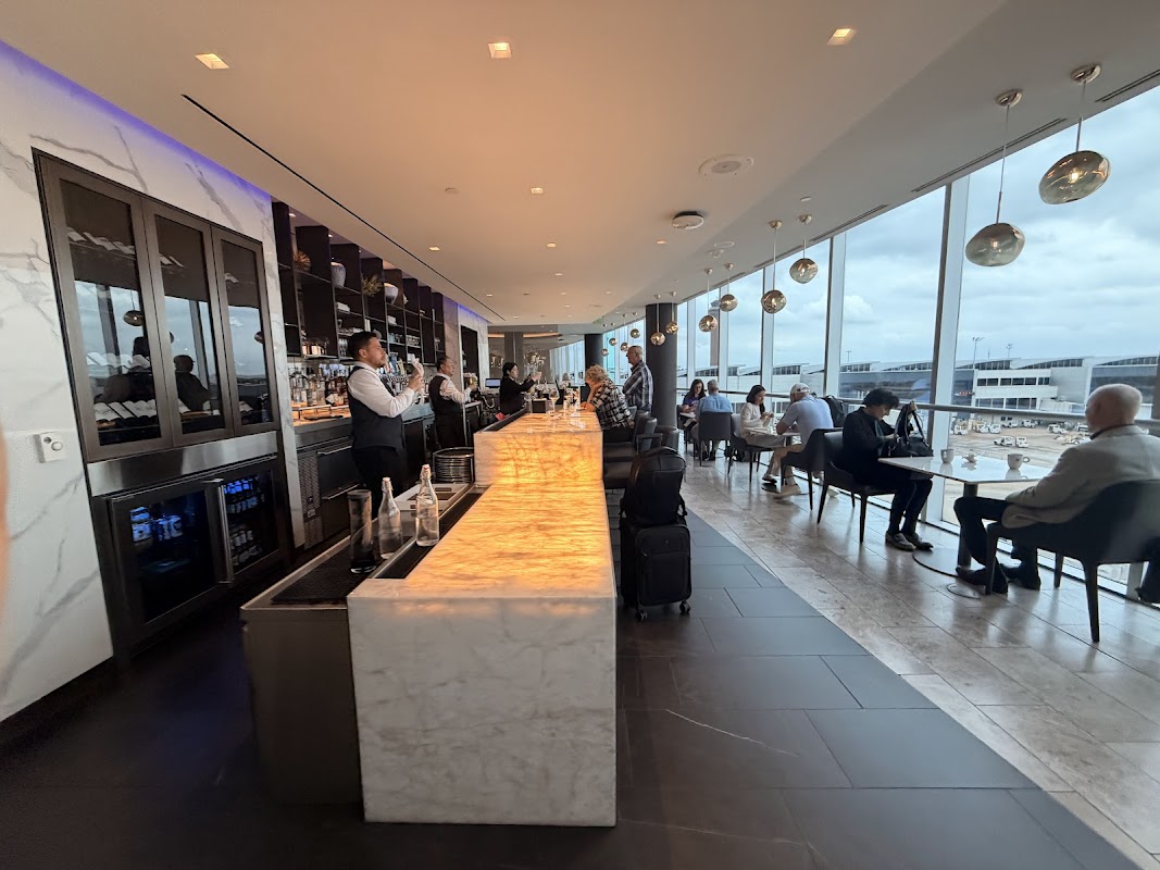 United Polaris Lounge