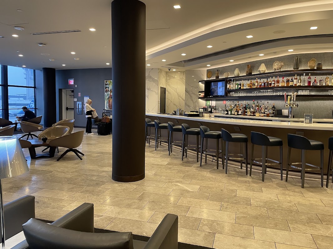 United Polaris Lounge Los Angeles