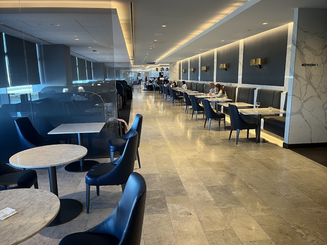 United Polaris Lounge SFO