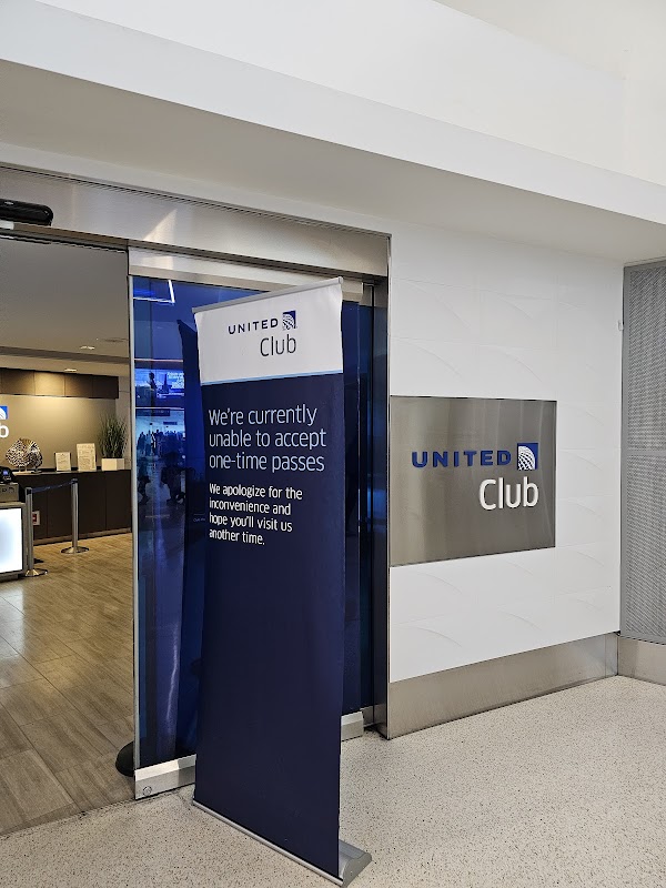 United Club SFO T3 (E4)