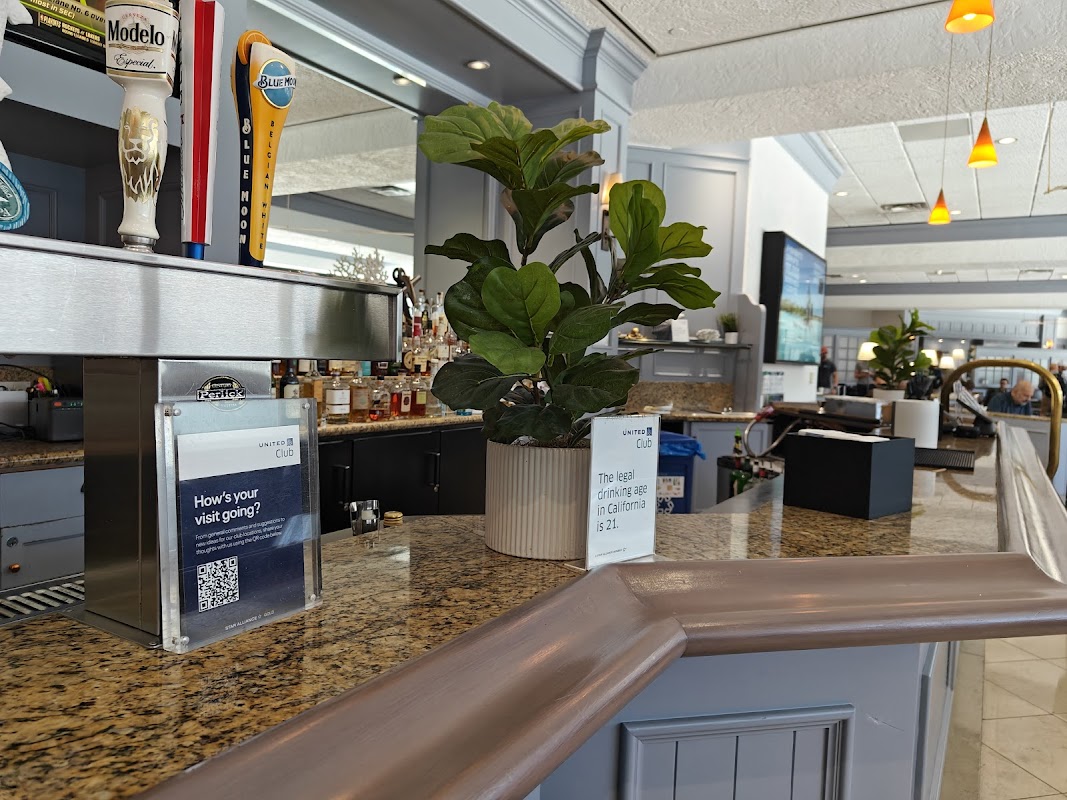 United Club SFO T3 (F11)